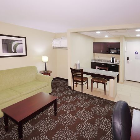 Holiday Inn Express Pittsburgh West - Greentree, An Ihg Hotel Crafton Exteriör bild