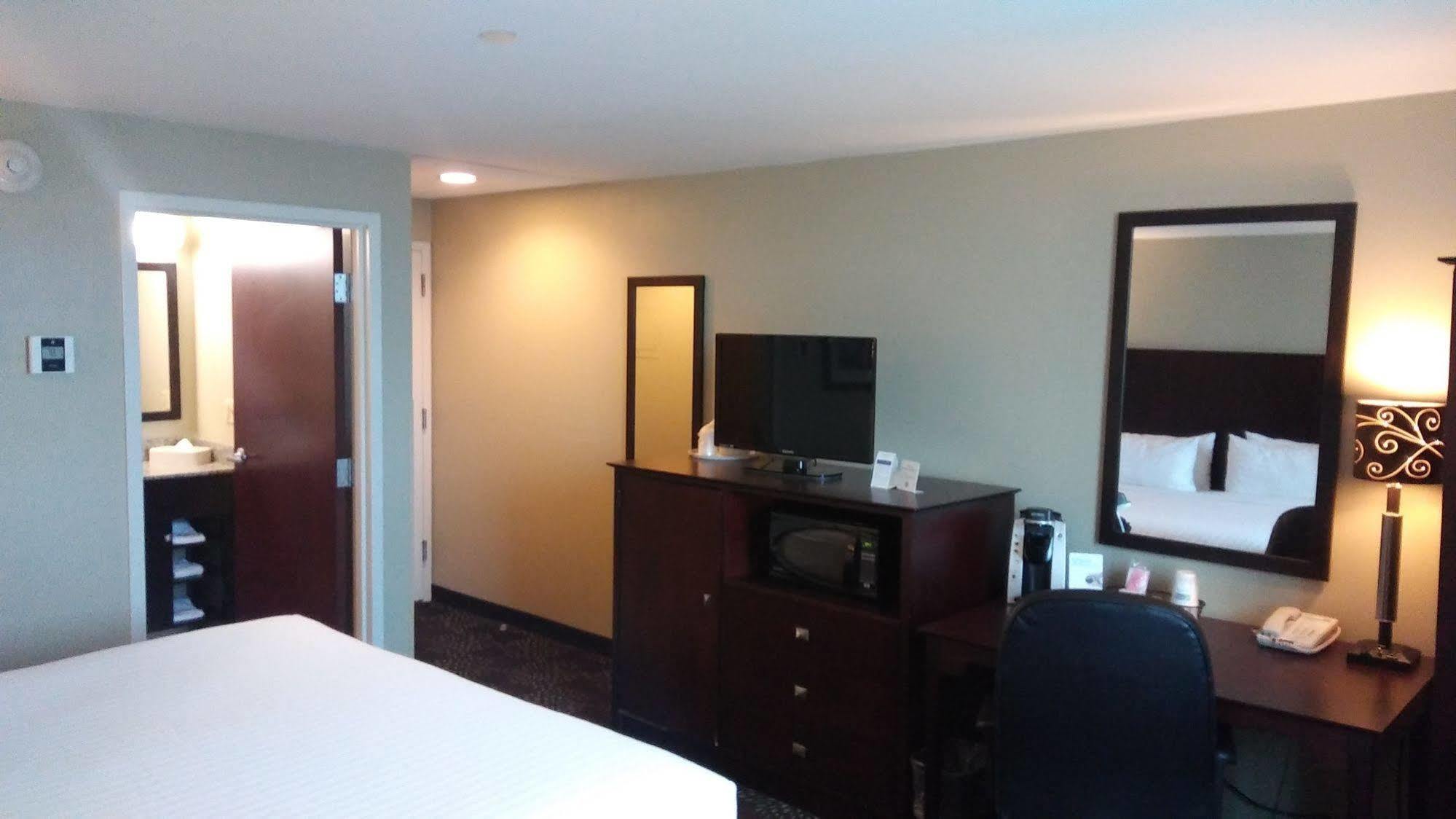 Holiday Inn Express Pittsburgh West - Greentree, An Ihg Hotel Crafton Exteriör bild