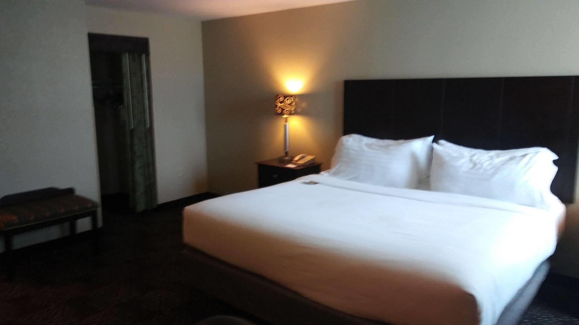 Holiday Inn Express Pittsburgh West - Greentree, An Ihg Hotel Crafton Exteriör bild